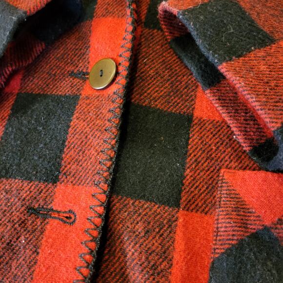 Red buffalo plaid wool felt Blazer blanket stitch Edge vintage pockets 23" p2p - Picture 5 of 11